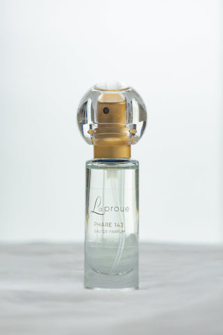 Studio travel size Phare 143
